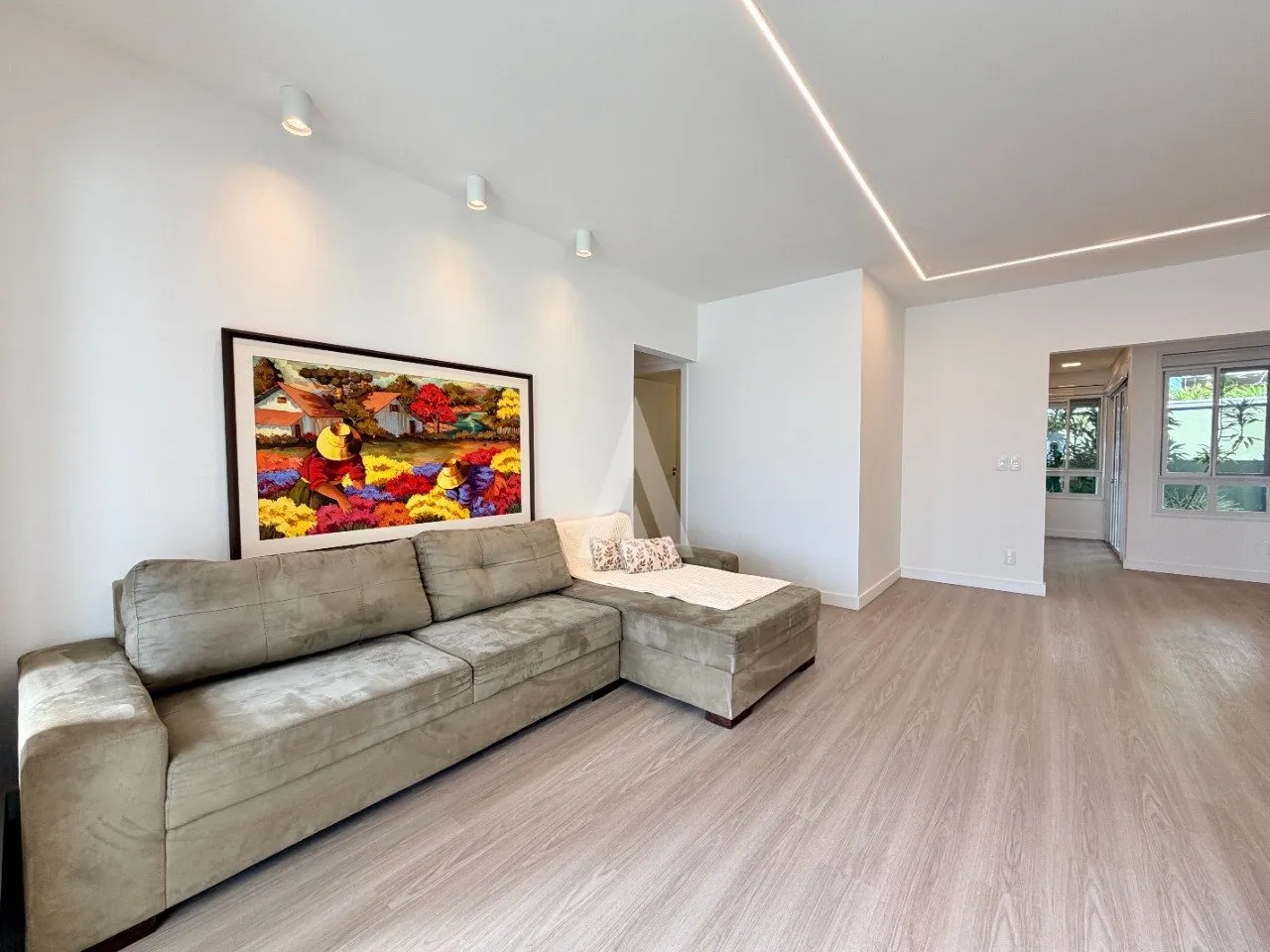 Casa em Condomínio com 1 suíte(s) mais 2 quarto(s) à venda no bairro Santo Antônio em JOINVILLE, por R$ 1.480.000.00. — foto 2