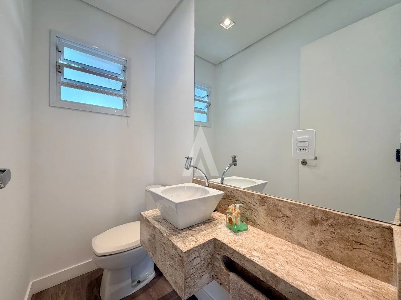 Casa em Condomínio com 1 suíte(s) mais 2 quarto(s) à venda no bairro Santo Antônio em JOINVILLE, por R$ 1.480.000.00. — foto 5