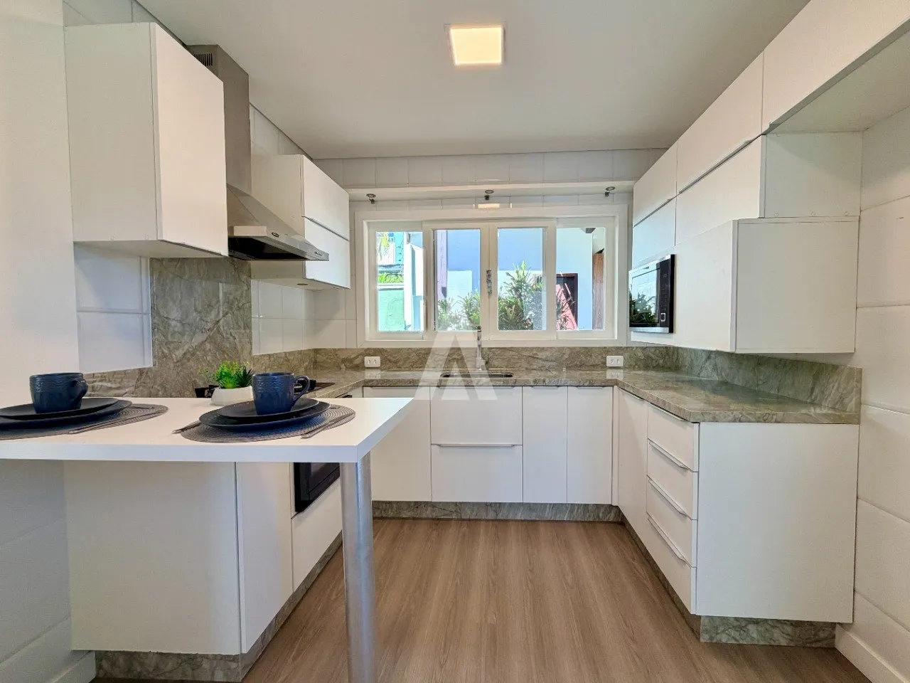 Casa em Condomínio com 1 suíte(s) mais 2 quarto(s) à venda no bairro Santo Antônio em JOINVILLE, por R$ 1.480.000.00. — foto 6