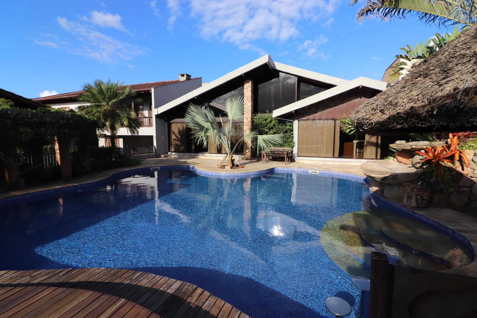 Casa com areá de lazer dos sonhos - foto 1