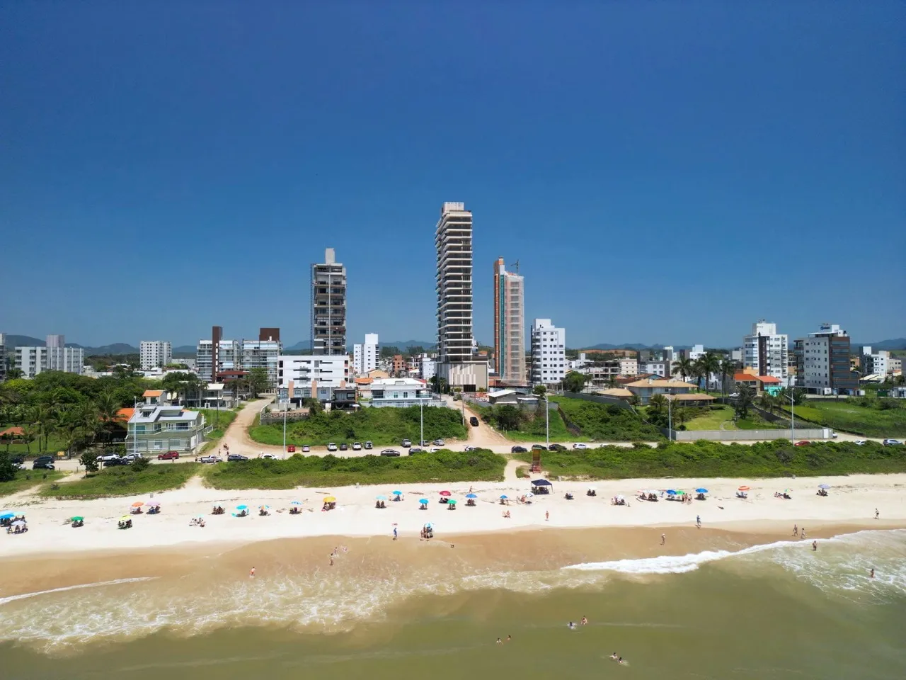 Apartamento com 4 suíte(s) à venda no bairro Itacolomí em Balneário Piçarras, por R$ 2.559.204.05. - foto 1