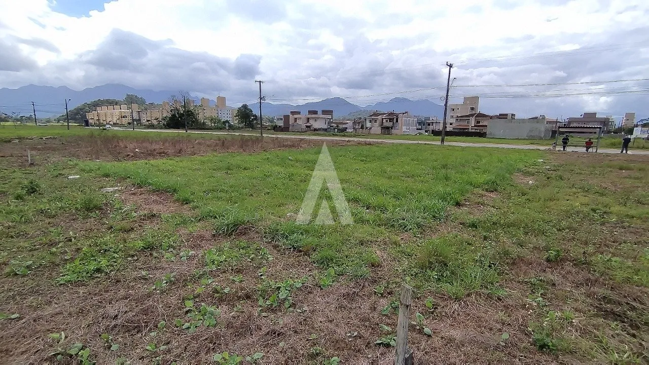 Terreno à venda no bairro Vila Nova em Joinville, por R$ 590.000.00. — foto 2