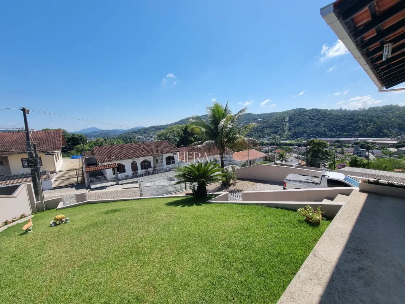 Casa 03 dormitórios a venda com amplo terreno no bairro Valparaíso, próximo ao clube Centenário — foto 2