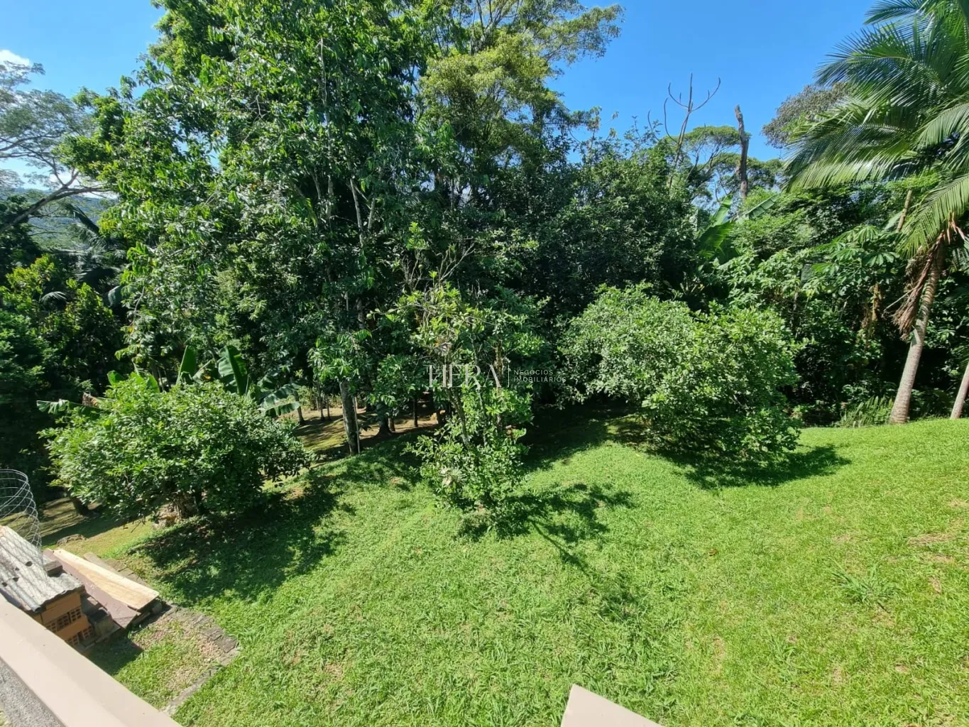 Casa 03 dormitórios a venda com amplo terreno no bairro Valparaíso, próximo ao clube Centenário — foto 4