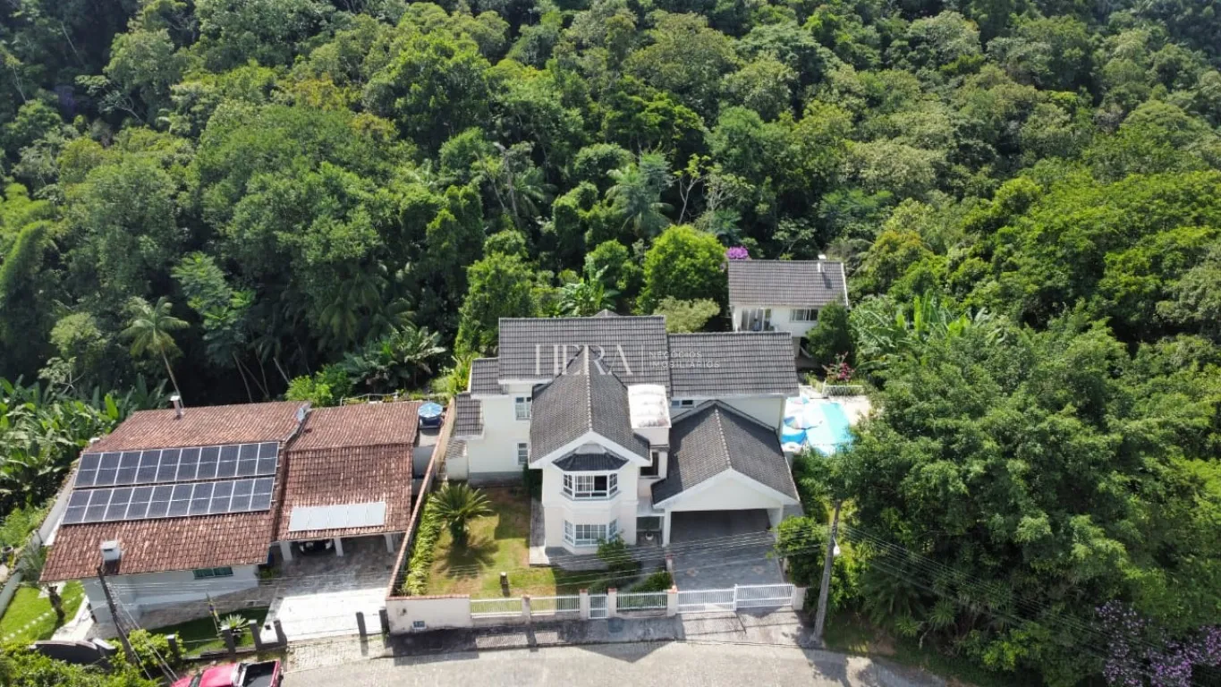 Casa no bairro Garcia, loteamento Retiro Silvestre, o encanto de morar envolvido com a natureza e a 10 minutos do centro de Blumenau... — foto 2