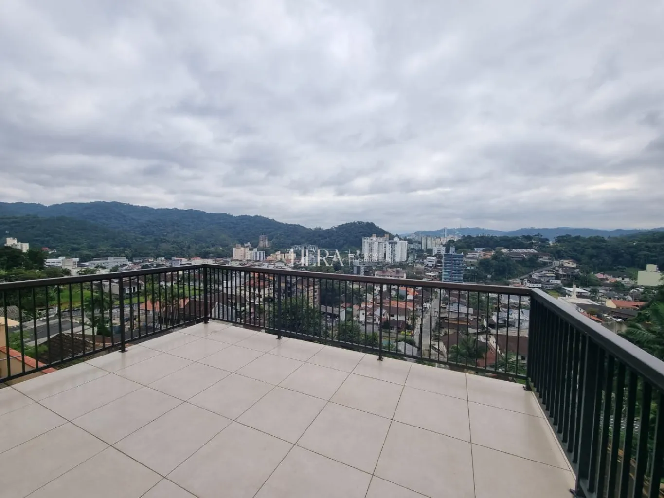 Casa com amplo espaço no bairro Garcia! — foto 4