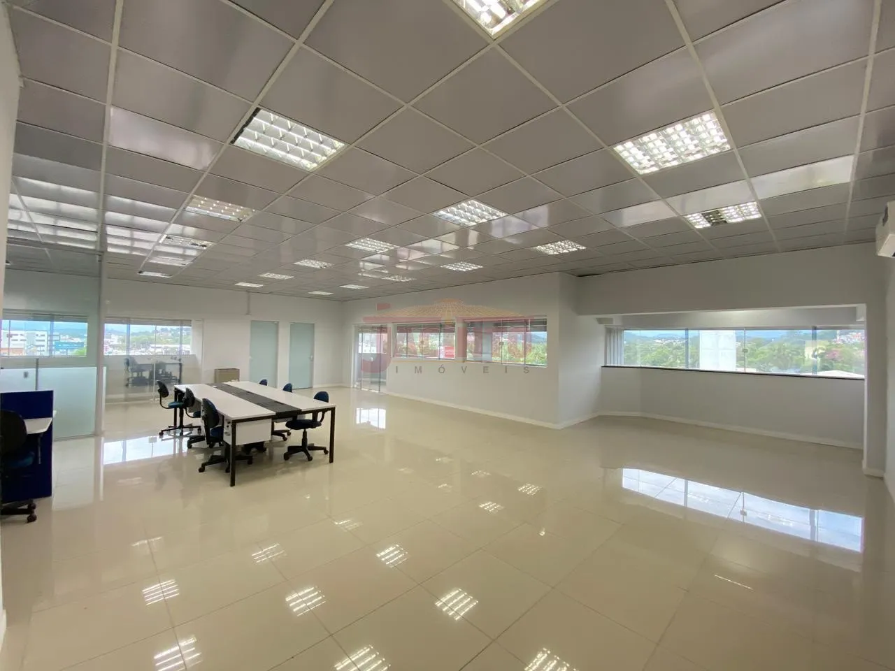 Sala comercial com aproximadamente 173,58m Itoupava Office Bairro Itoupava Central. - foto 1