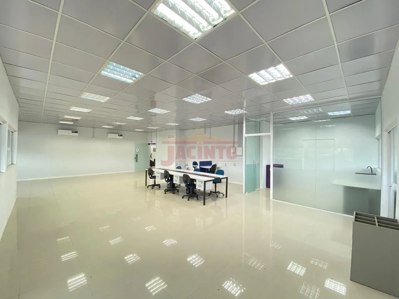 Sala comercial com aproximadamente 173,58m Itoupava Office Bairro Itoupava Central. — foto 3