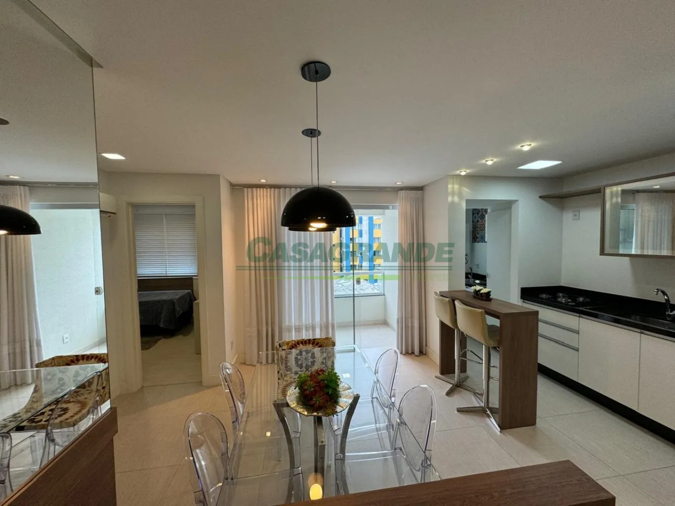 Apartamento mobiliado e decorado em ótima localização no bairro Itoupava Seca, ao lado da FURB, próximo a supermercados, farmácias, bares e outros serviços. — foto 2