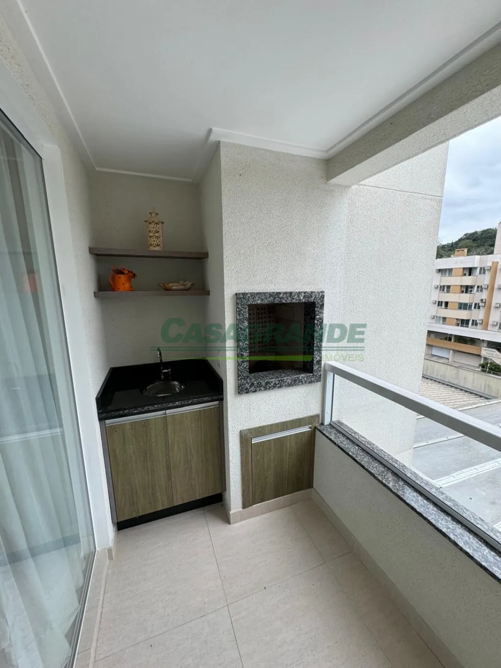 Apartamento mobiliado e decorado em ótima localização no bairro Itoupava Seca, ao lado da FURB, próximo a supermercados, farmácias, bares e outros serviços. — foto 6