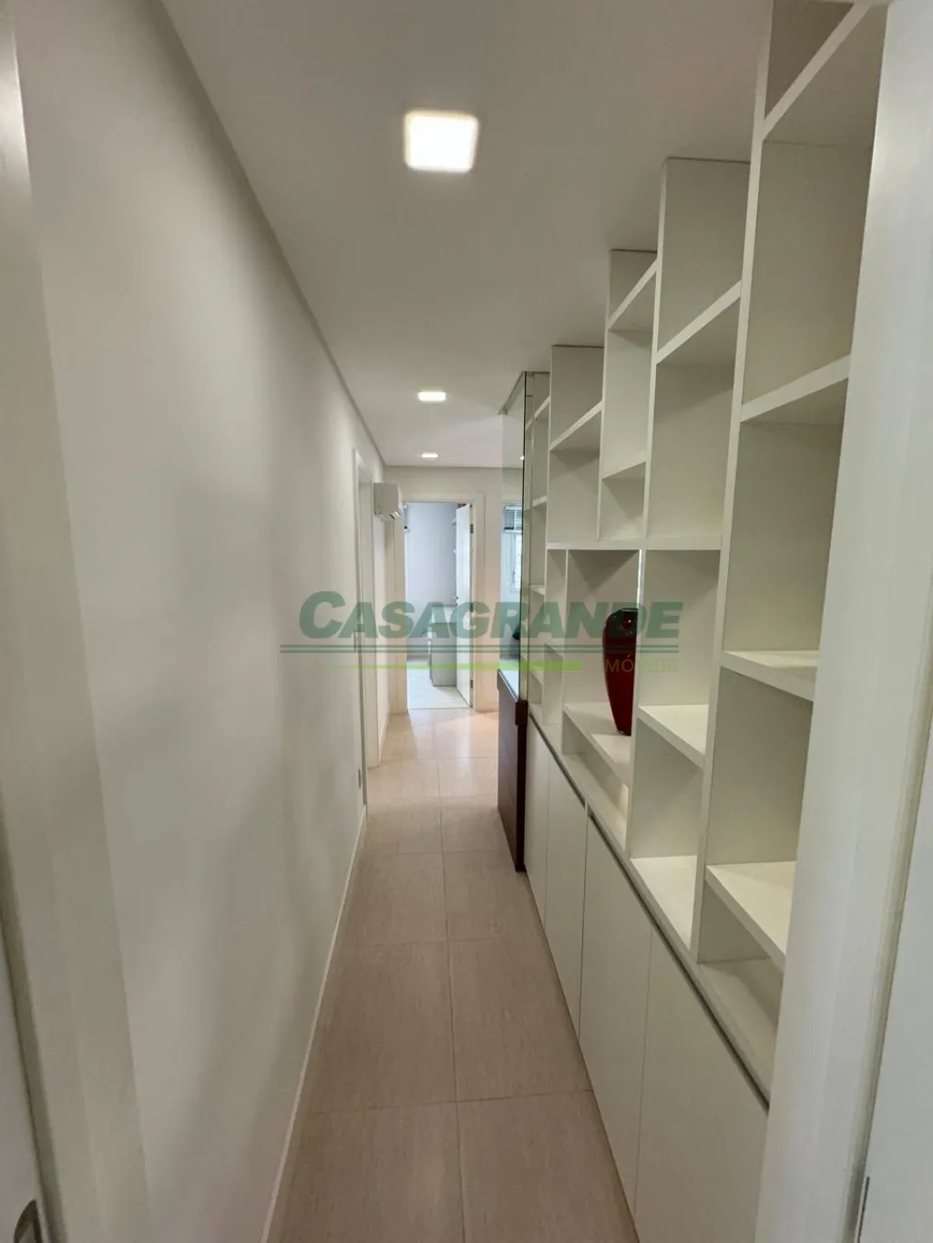 Apartamento mobiliado e decorado em ótima localização no bairro Itoupava Seca, ao lado da FURB, próximo a supermercados, farmácias, bares e outros serviços. — foto 7