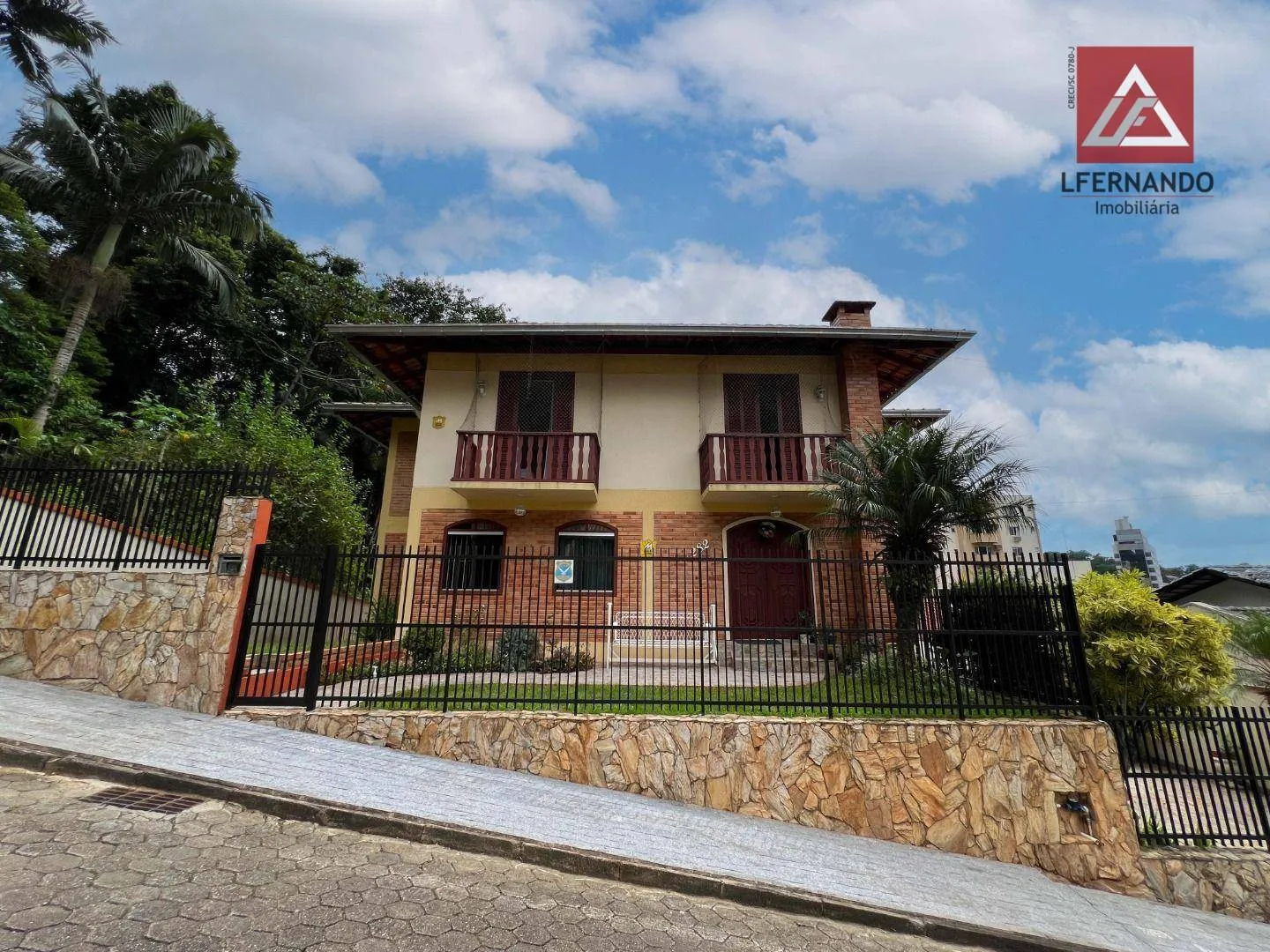 Casa com 4 dormitórios, sendo 2 suítes à venda, 357 m por R$ 1.300.000 - Vila Nova - Blumenau/SC - foto 1