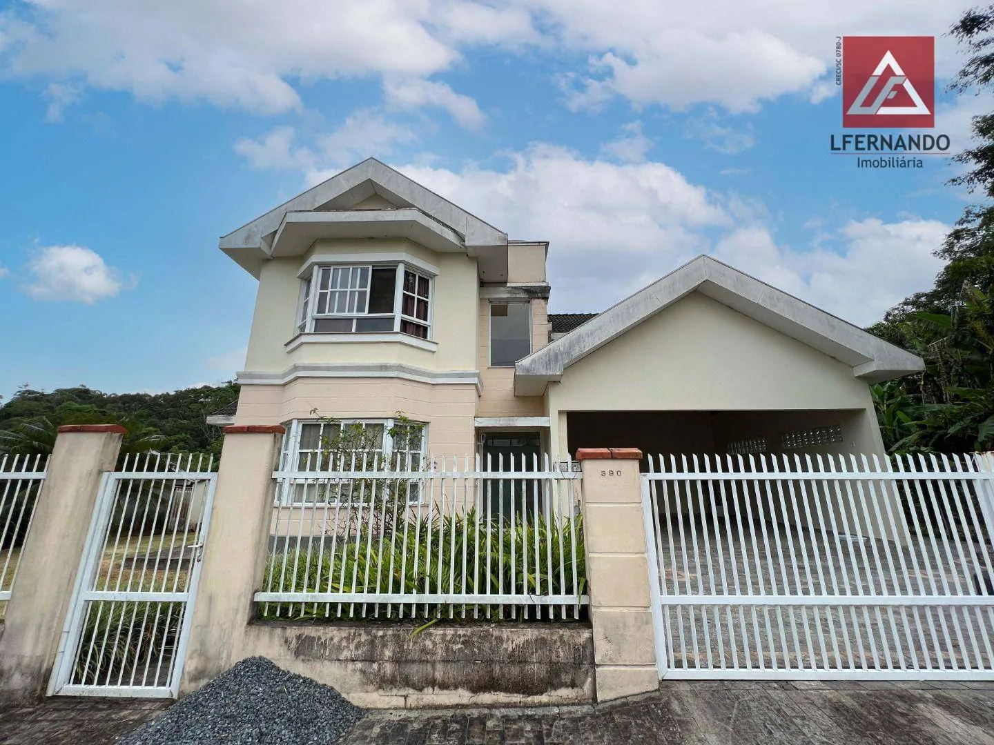 Casa com 4 dormitórios, sendo 2 suítes à venda, 480 m por R$ 1.600.000 - Garcia - Blumenau/SC - foto 1
