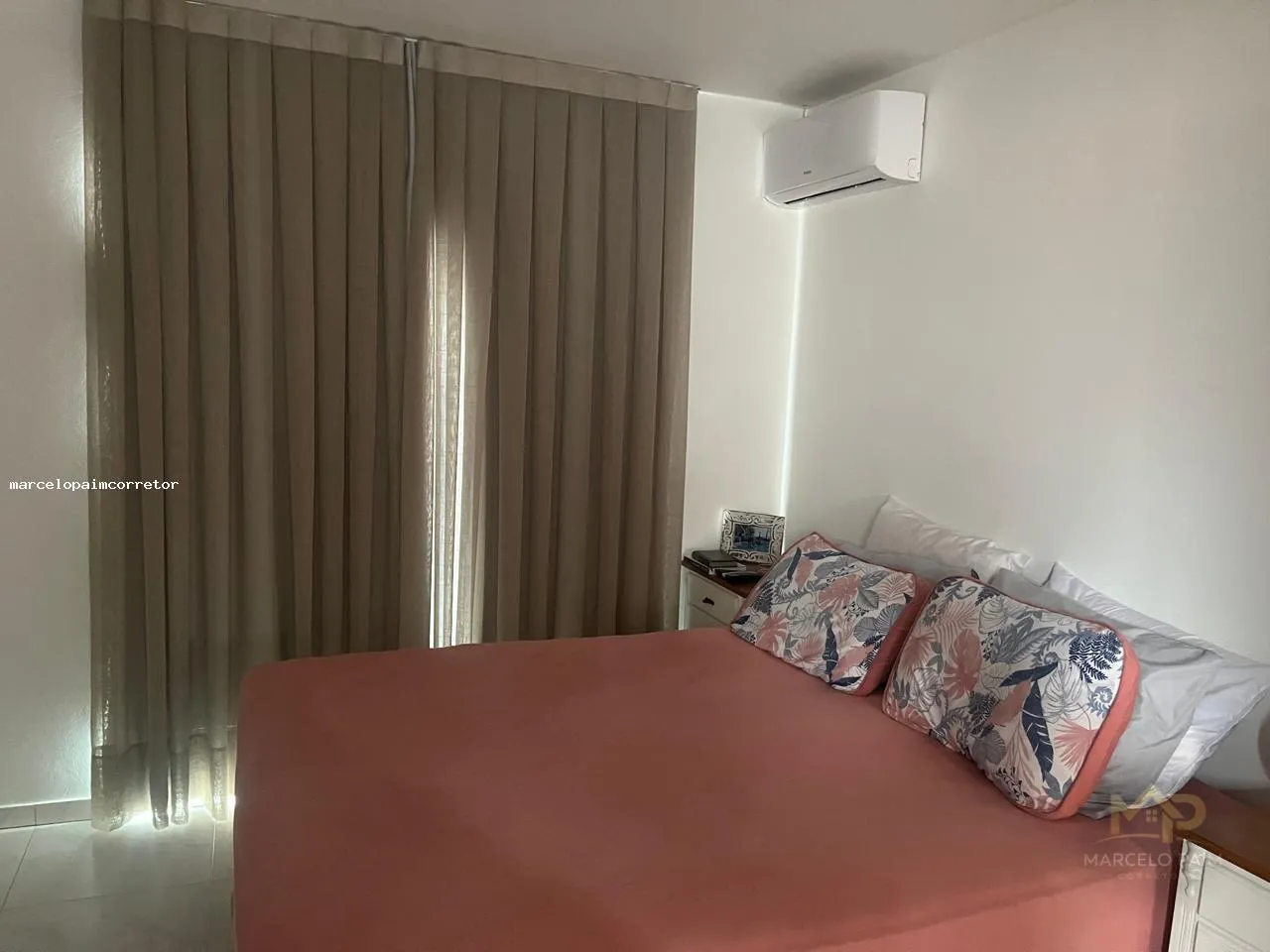 Sobrado para Venda em Palhoça, Bela Vista, 2 dormitórios, 2 suítes, 3 banheiros, 2 vagas — foto 2