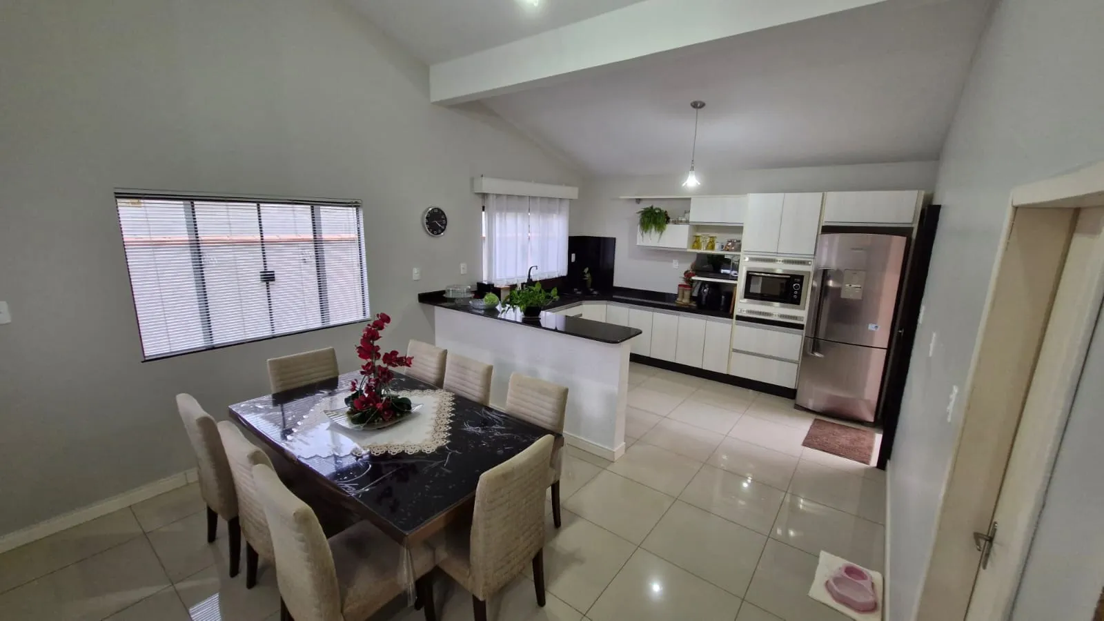 Casa Moderna e bem Localizada — foto 2