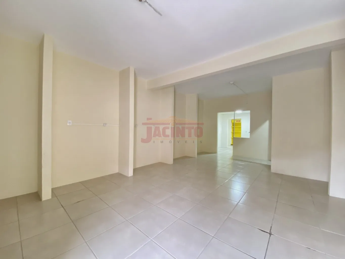 Sala comercial com 65m no Bairro Belchior Central em Gaspar. — foto 2