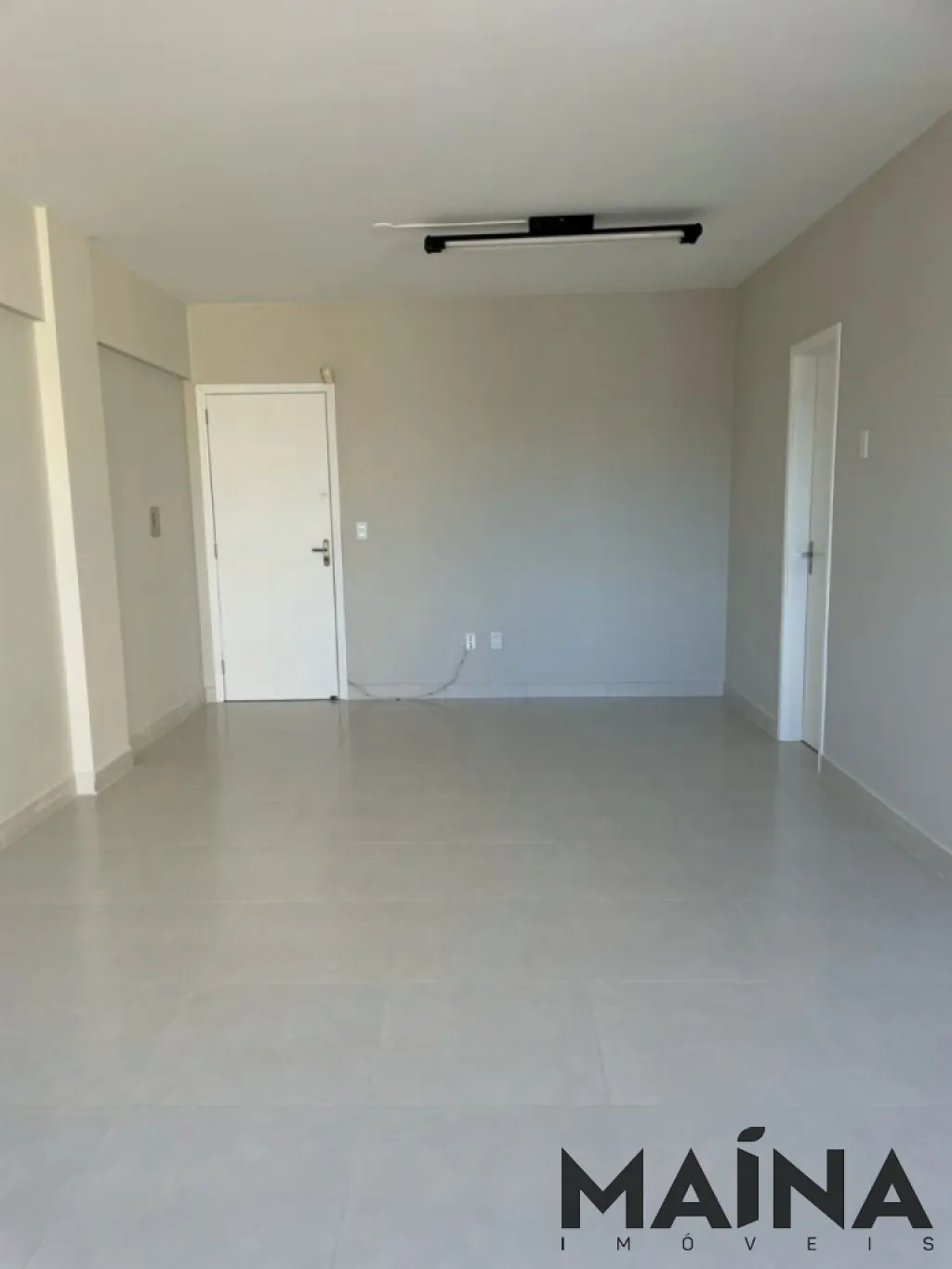 Excelente sala comercial, arejada e ótima localização! — foto 4