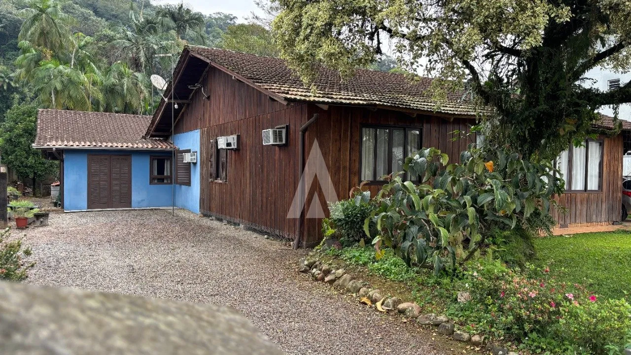 Casa com 3 quarto(s) à venda no bairro Pirabeiraba em Joinville, por R$ 1.380.000.00. — foto 7