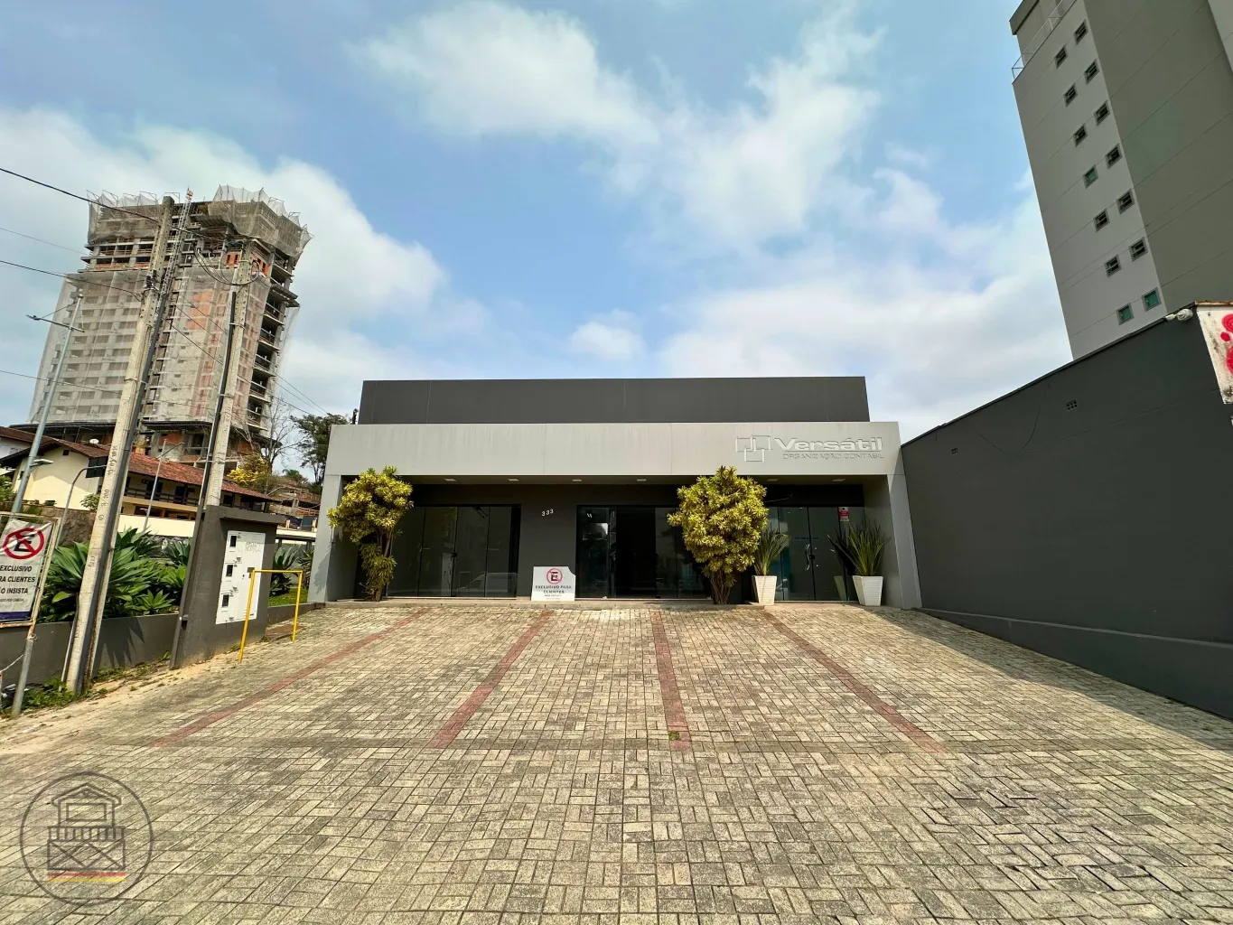 Sala Comercial com localização privilegiada de aproximadamente 110m no Bairro da Velha em Blumenau/SC. - foto 1