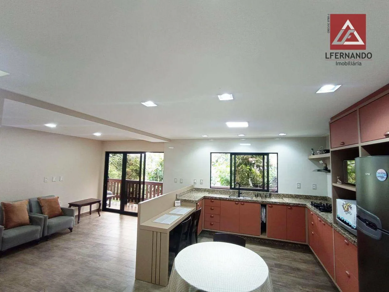 Casa com 3 dormitórios, sendo 2 suítes à venda, 280 m por R$ 1.400.000 - Centro - Pomerode/SC — foto 2