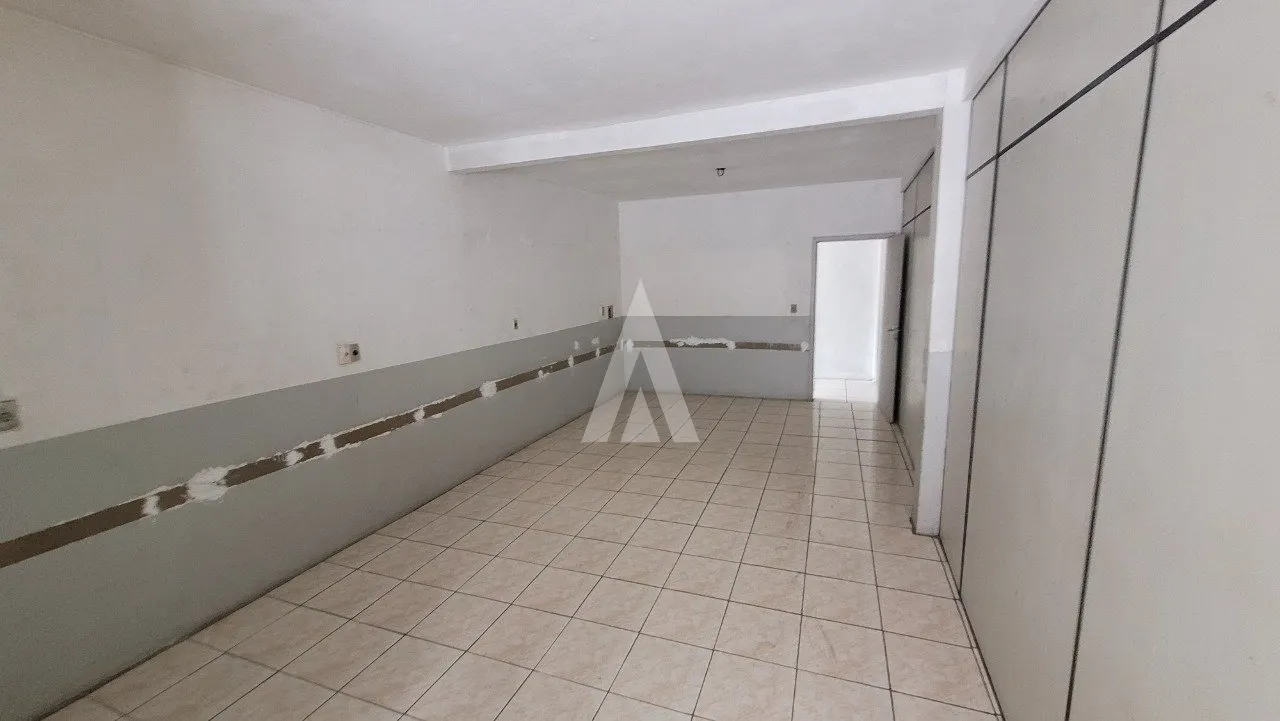 Prédio Comercial à venda no bairro Iririú em Joinville, por R$ 1.100.000.00. — foto 4