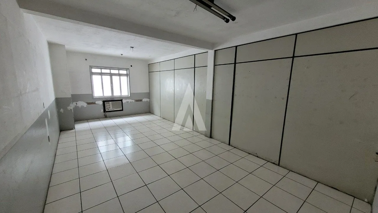 Prédio Comercial à venda no bairro Iririú em Joinville, por R$ 1.100.000.00. — foto 5