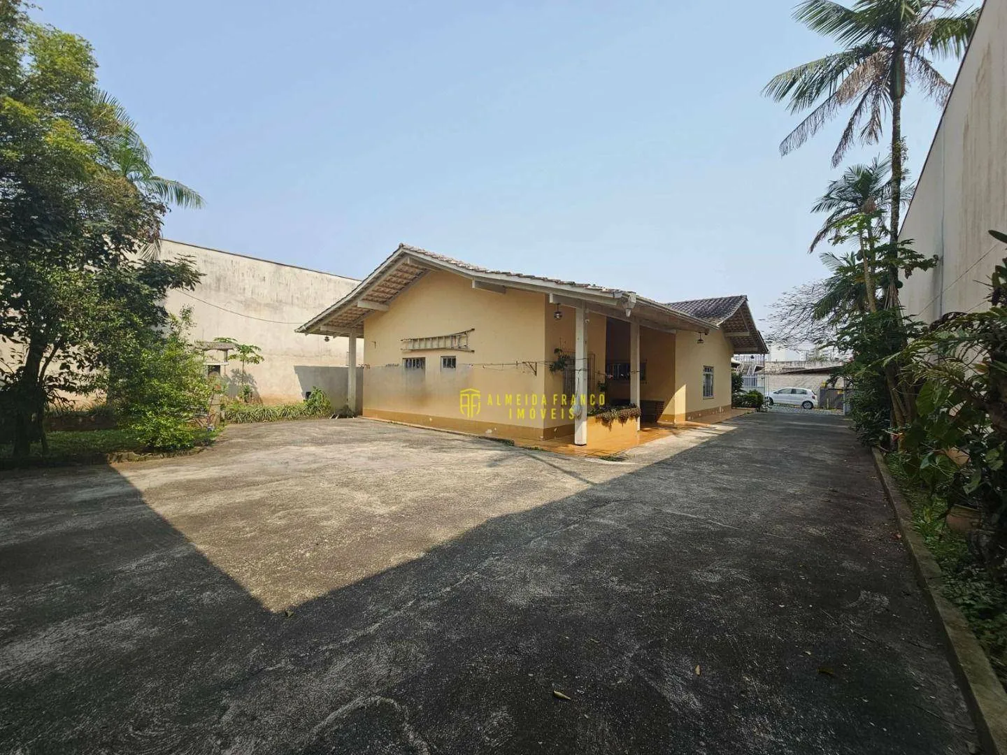 Casa com amplo terreno de 684m no Bairro Itoupava Norte. — foto 2