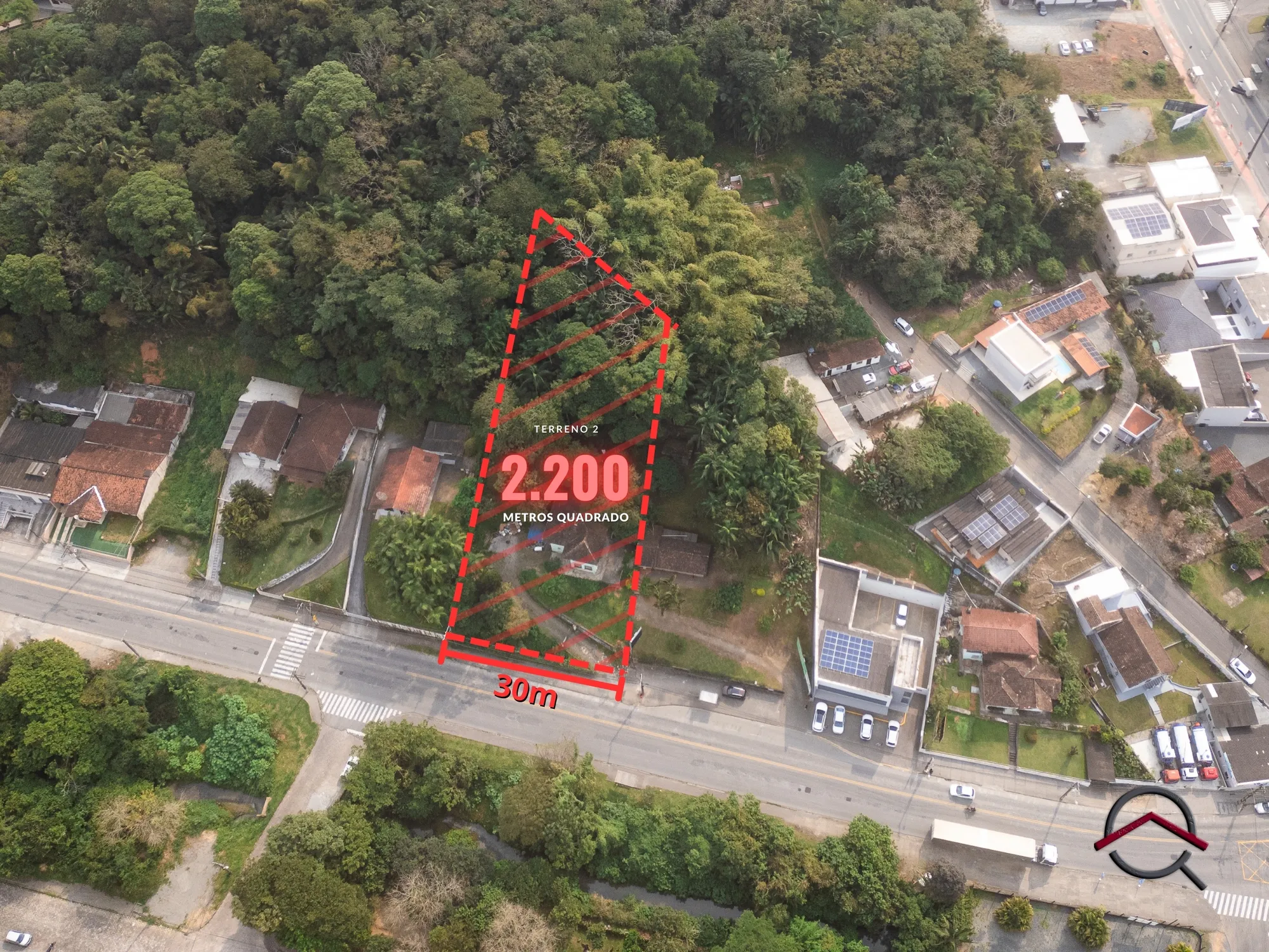 Terreno com potencial construtivo de frente com a Rua Benjamin Constant. - foto 1