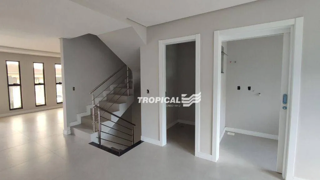 Sobrado com 3 dormitórios à venda, 184 m por R$ 895.000,00 - Fortaleza - Blumenau/SC - foto 1