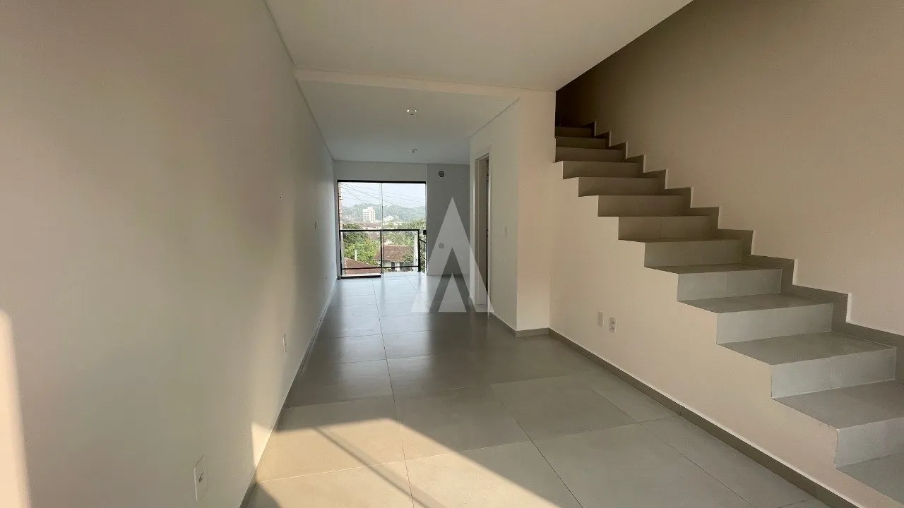 Sobrado geminado com 2 suítes à venda no bairro Anita Garibaldi em Joinville - SC, de R$ 485.000,00 por 480.000,00 — foto 2