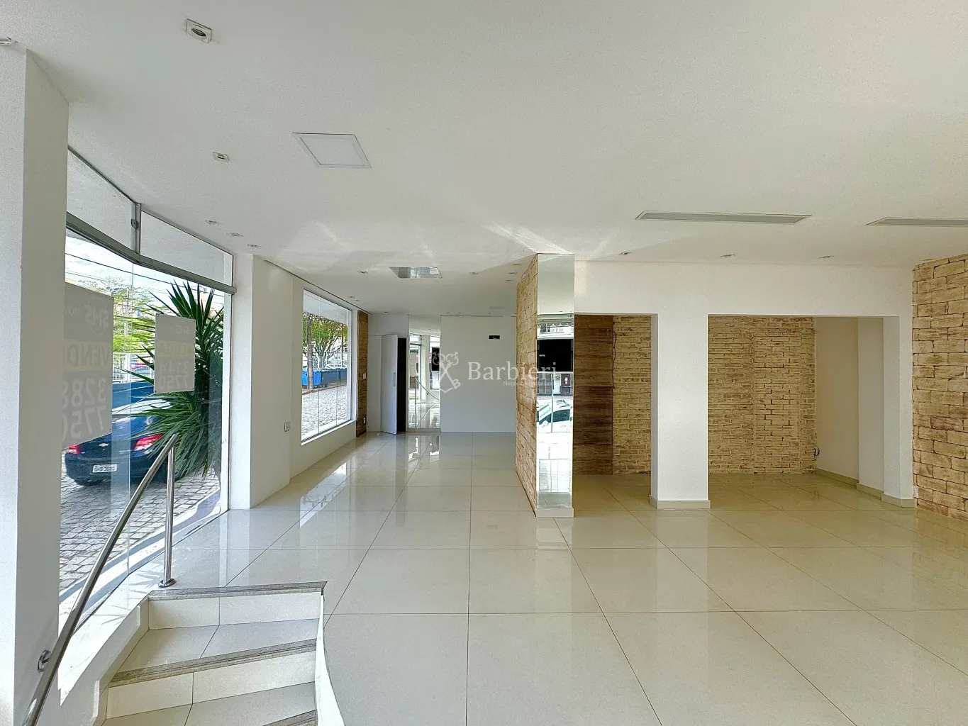 Loja comercial esquina com vitrine, 200,00 m no Bairro Victor Konder em Blumenau/SC — foto 3