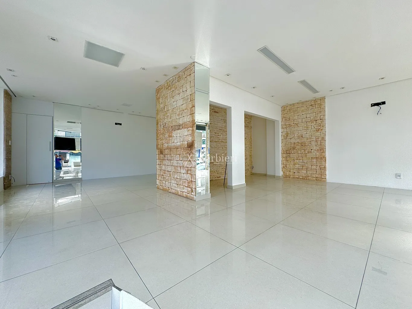 Loja comercial esquina com vitrine, 200,00 m no Bairro Victor Konder em Blumenau/SC — foto 5