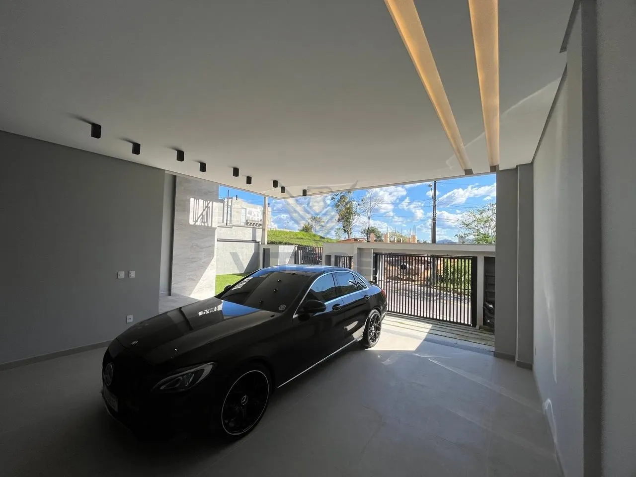 Casa de Alto Padrão a 10 Metros do Centro de Indaial. — foto 4