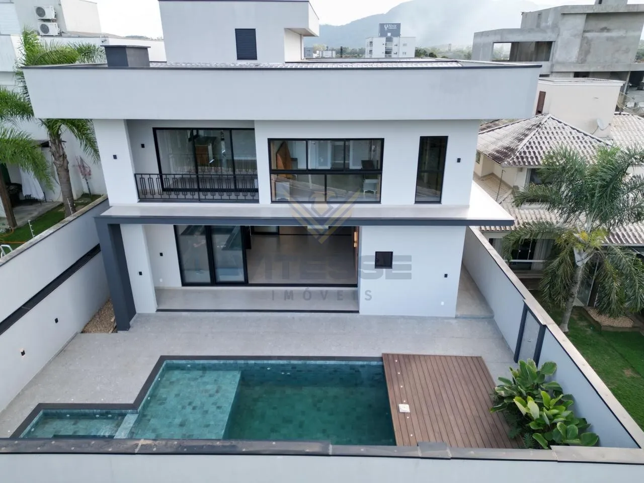 Casa de Alto Padrão a 10 Metros do Centro de Indaial. — foto 7