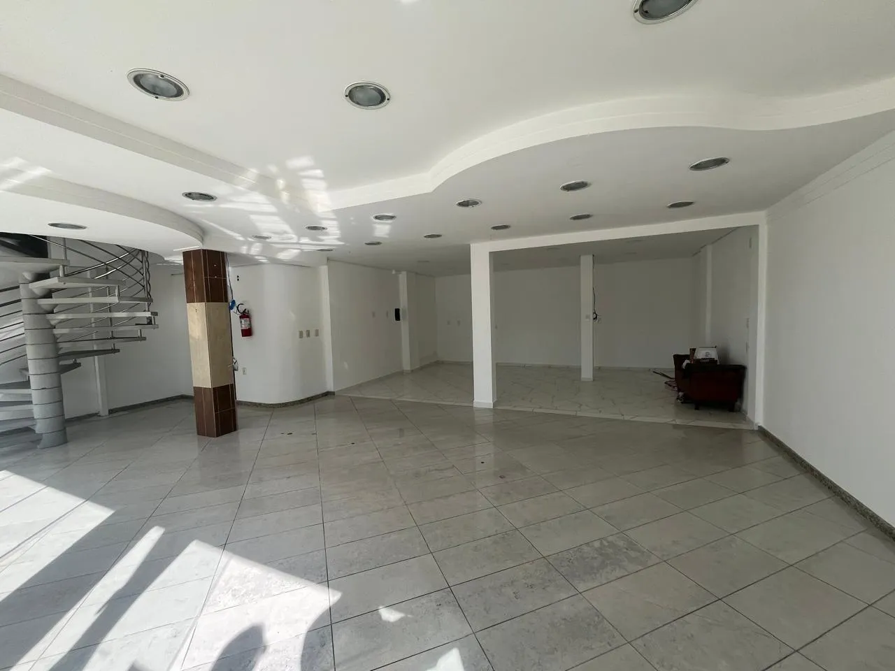 Excelente sala comercial térrea no Encano — foto 3