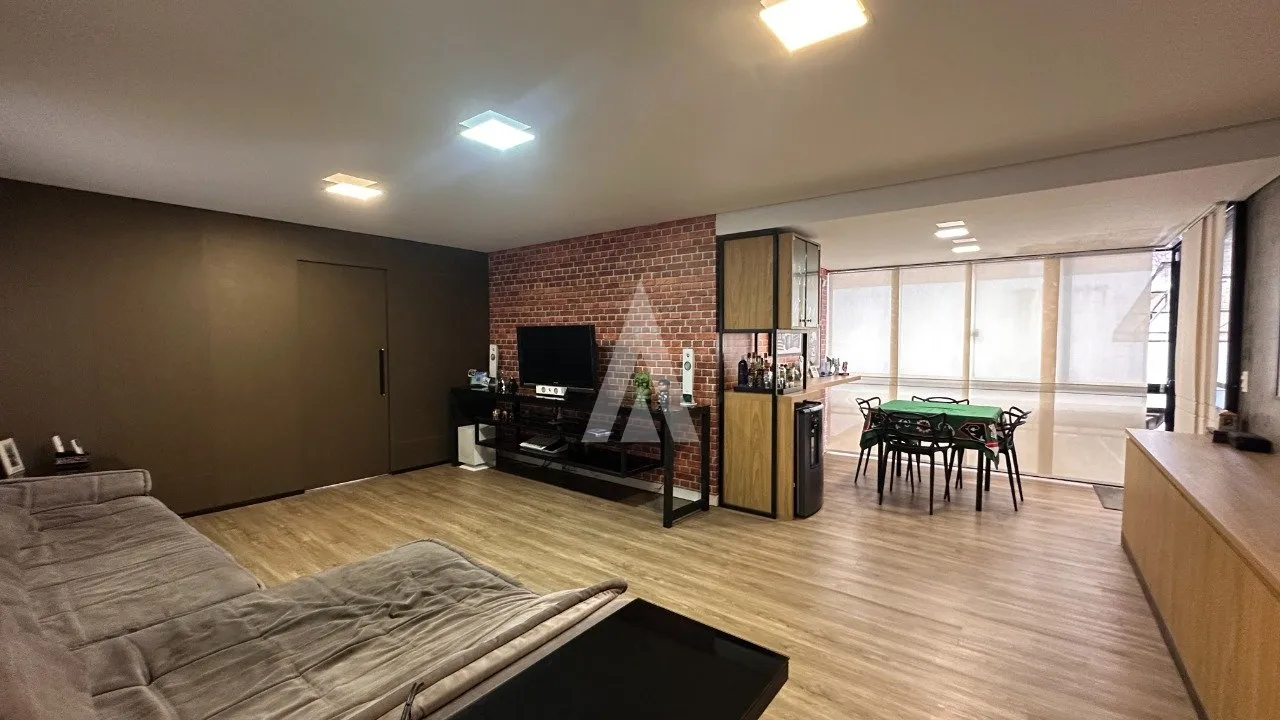 Casa Comercial à venda no bairro Bucarein em Joinville, por R$ 1.200.000.00. - foto 1