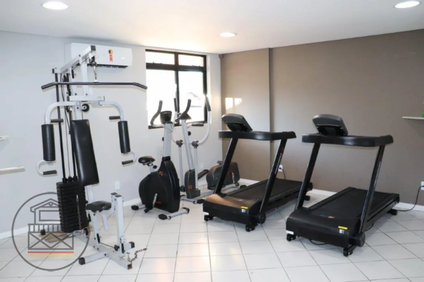 Lindo apartamento MOBILIADO com 03 dormitórios sendo uma suíte, em condomínio seguro e completo. — foto 5