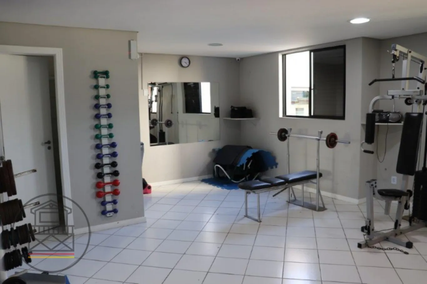 Lindo apartamento MOBILIADO com 03 dormitórios sendo uma suíte, em condomínio seguro e completo. — foto 6