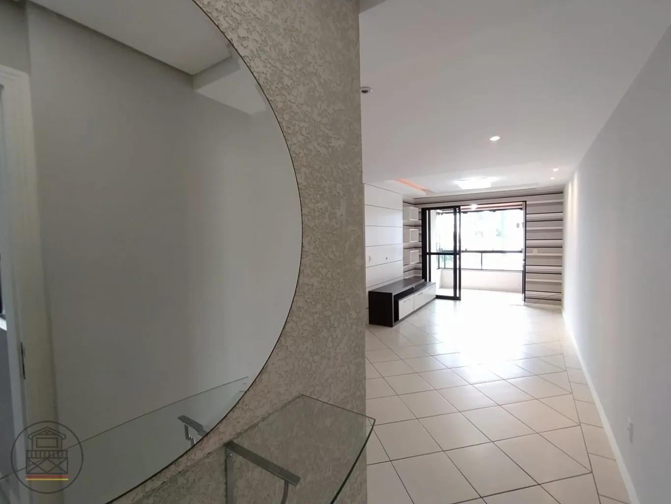 Lindo apartamento MOBILIADO com 03 dormitórios sendo uma suíte, em condomínio seguro e completo. — foto 7