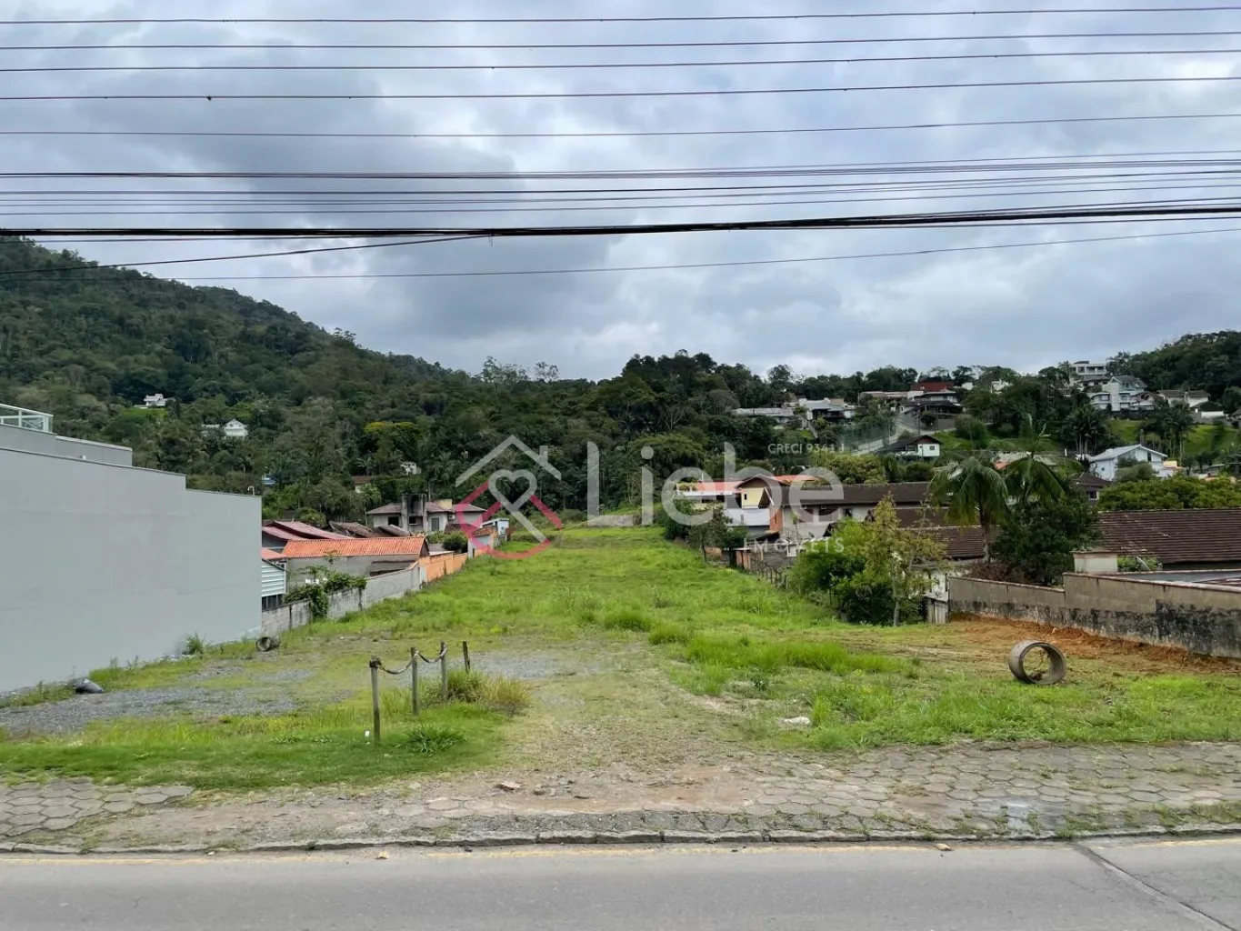 Oportunidade de terreno na Avenida 21 de Janeiro no Centro da cidade de Pomerode com 1.778,45m fazendo frente em 14,00 metros. — foto 3