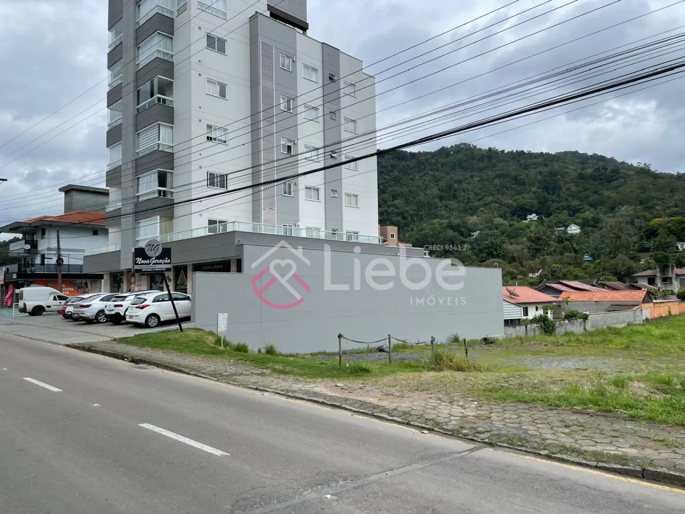 Oportunidade de terreno na Avenida 21 de Janeiro no Centro da cidade de Pomerode com 1.778,45m fazendo frente em 14,00 metros. — foto 4