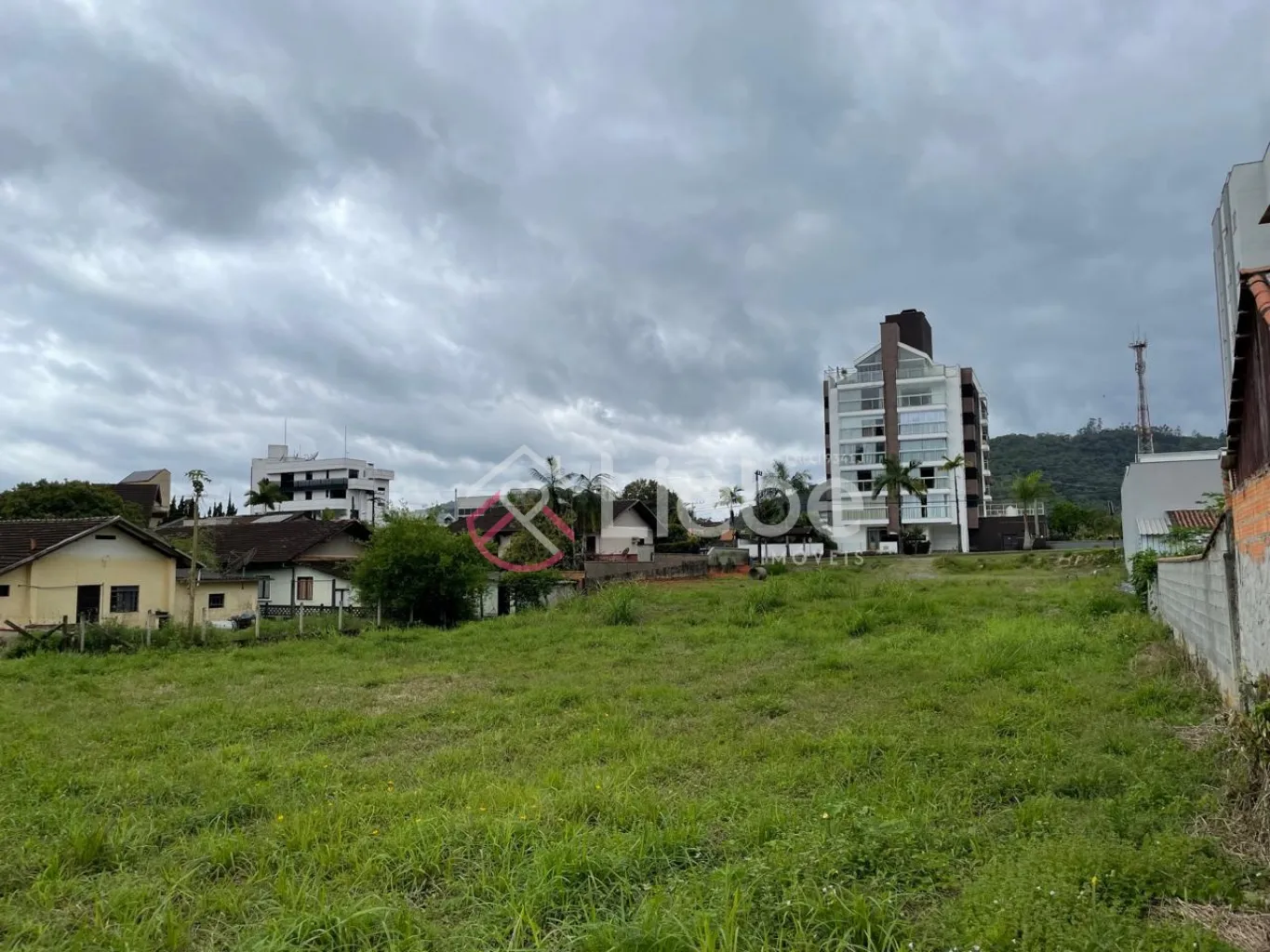 Oportunidade de terreno na Avenida 21 de Janeiro no Centro da cidade de Pomerode com 1.778,45m fazendo frente em 14,00 metros. — foto 6