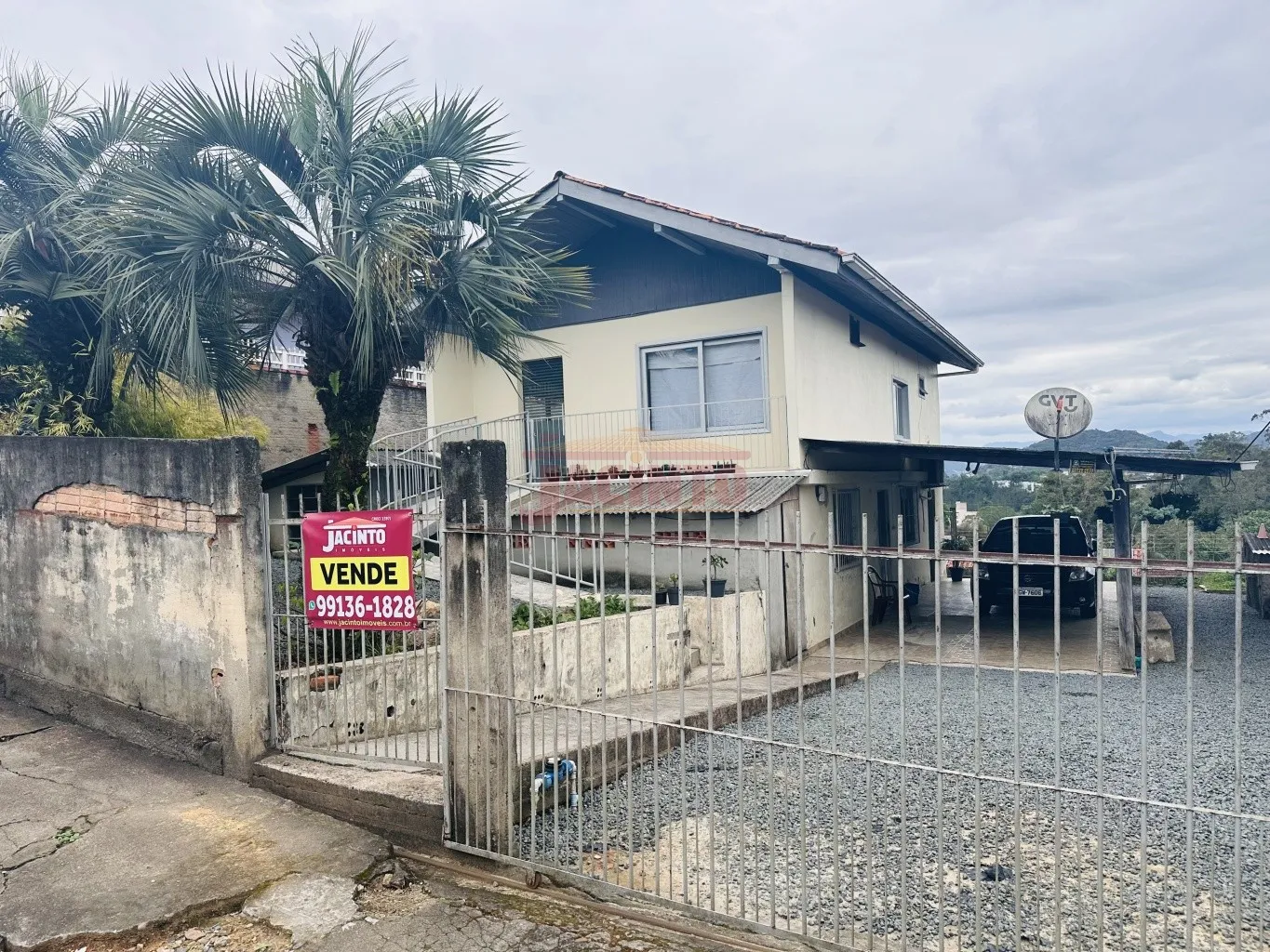 Casa de 2 pavimentos, opção para moradia e locação, no Bairro Fortaleza. — foto 2