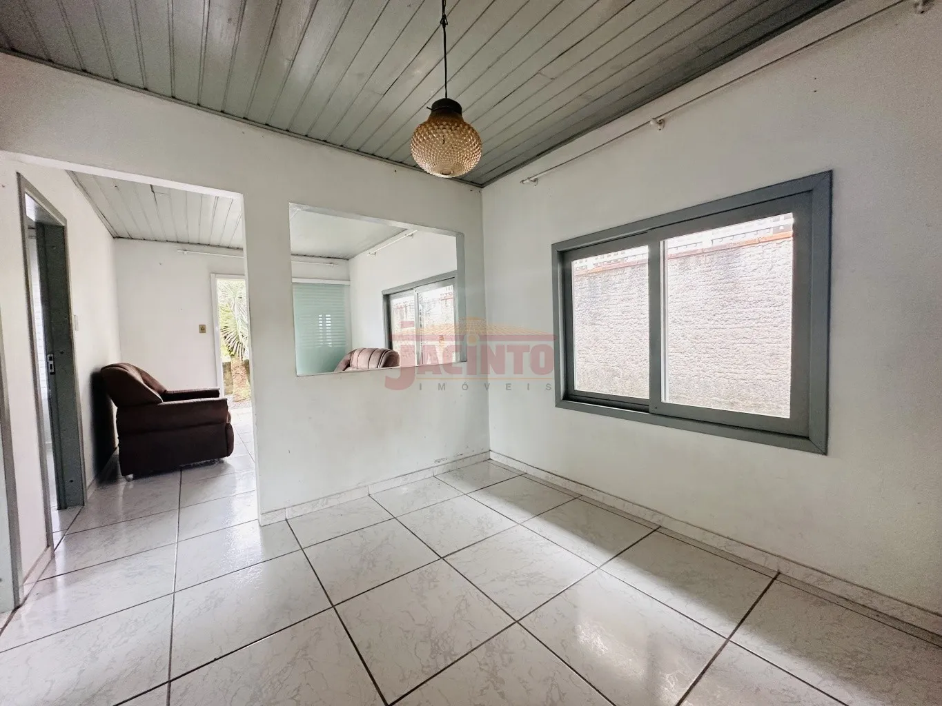 Casa de 2 pavimentos, opção para moradia e locação, no Bairro Fortaleza. — foto 6