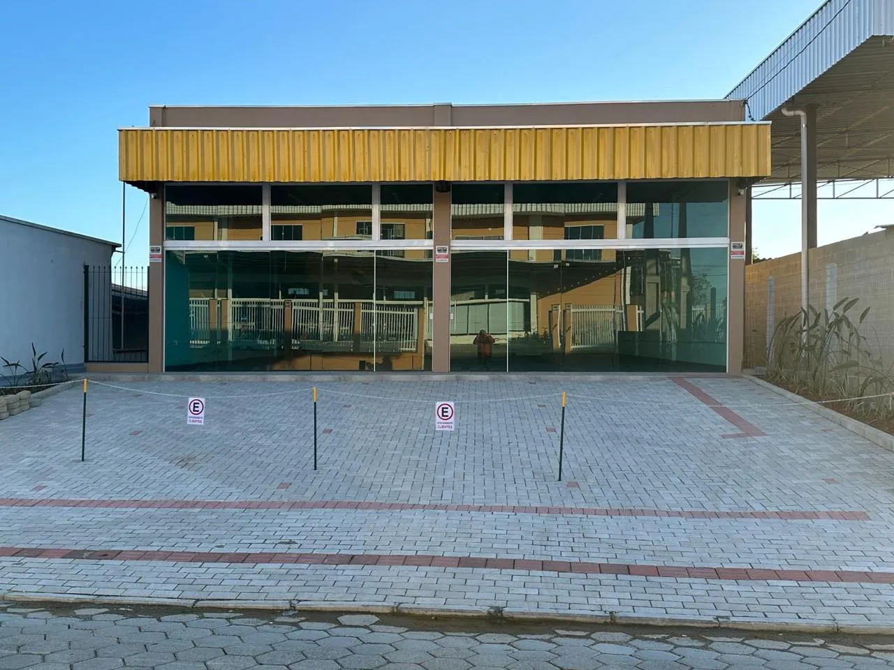 Imóvel Comercial Novo no Centro de Ilhota/SC - foto 1