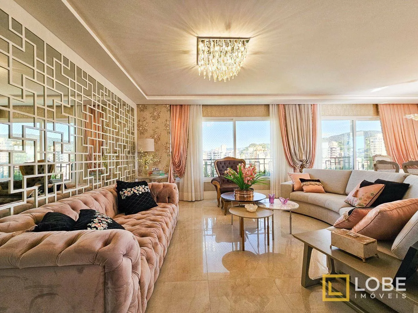 Residencial Luxuoso no Bairro Jardim Blumenau: Sofisticação e Conforto em Cada Detalhe - foto 1