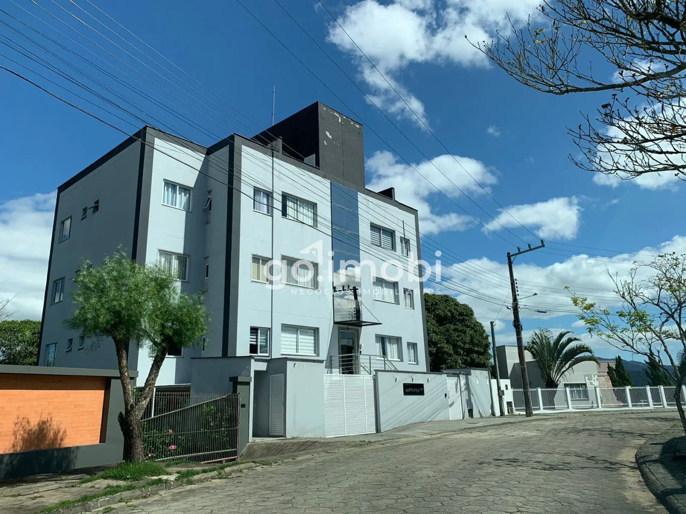 Belíssimo apartamento em Timbó, em excelente localização no bairro Quintino. — foto 2