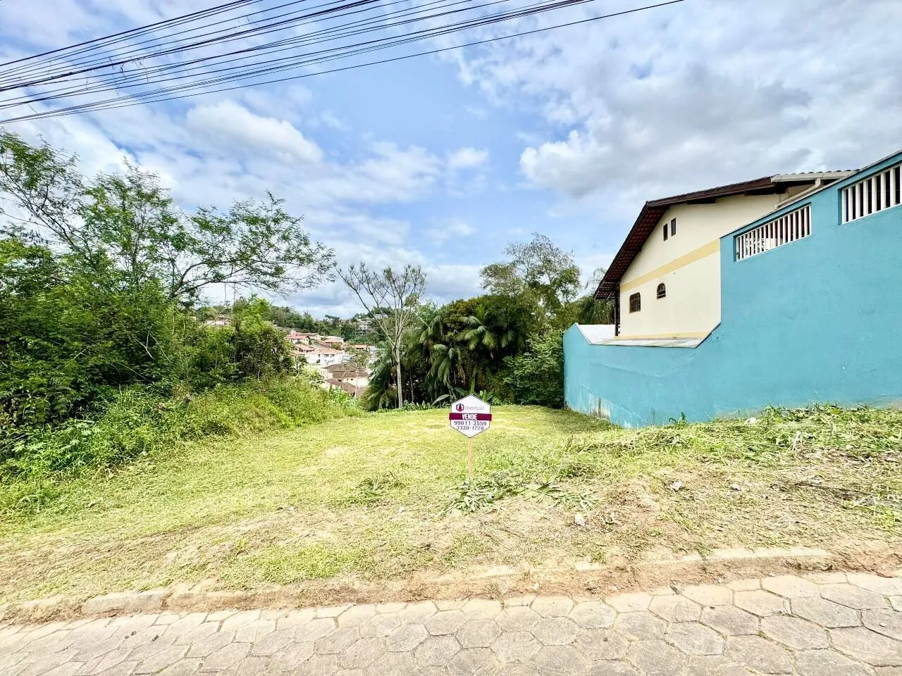 Terreno na Água Verde com 496m em rua sem saída, com zoneamento ZR2 - foto 1