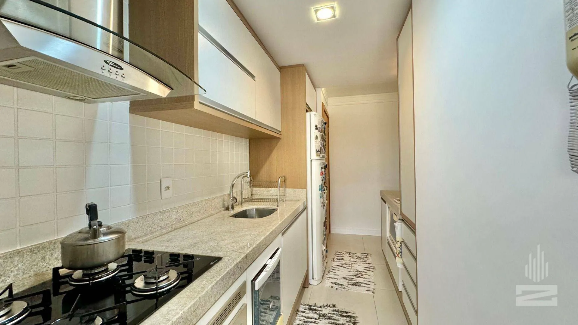 Excelente Apartamento à Venda com 3 Dormitórios, Mobiliado no bairro Velha em Blumenau - foto 1