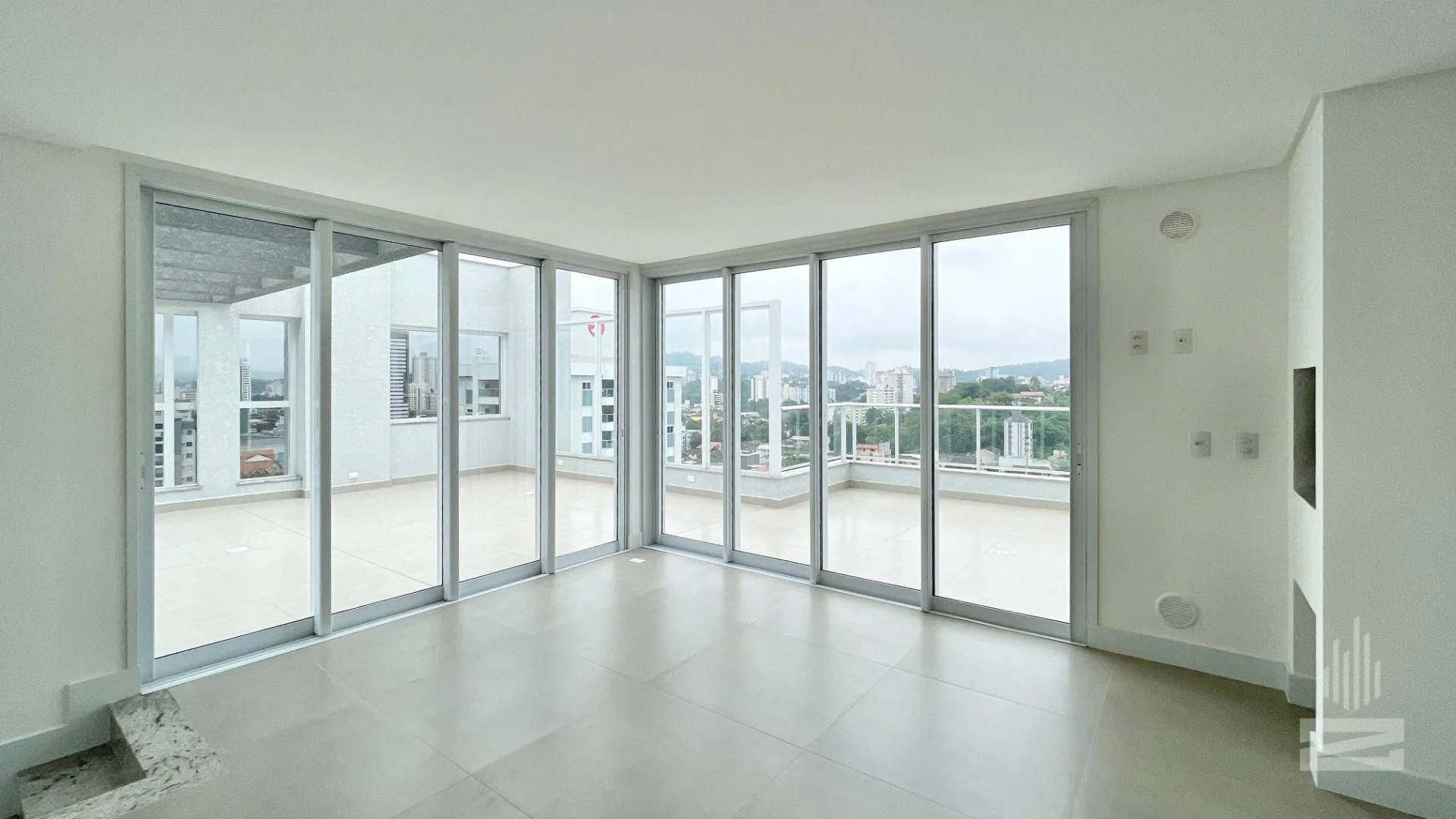 Cobertura com 3 dormitórios à venda, 287 m por R$ 3.361.974,47 - Centro - Blumenau/SC - foto 1